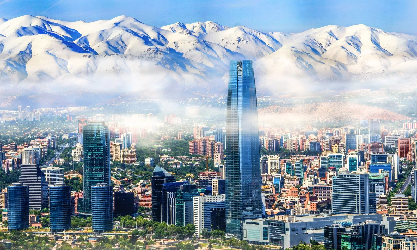 Skyline de Santiago + Cordilheira dos Andes